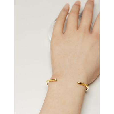 ふるさと納税 大津市 【10金イエローゴールドダイヤモンドバングル】スリットに秘めた輝き 大人のこだわり K10ジュエリー |  | 01