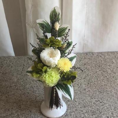 ふるさと納税 名古屋市 プリザーブドフラワー・静花(クリアケース入り)　ホワイト×グリーン×イエロー