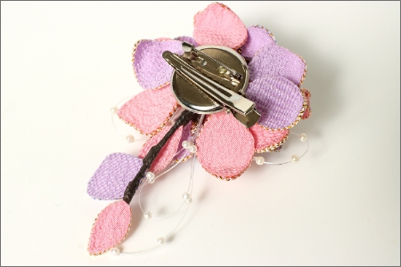 シルクコサージュ！（ピンク）着物などの和装・洋装共に使えます。髪飾りコサージュとしても！