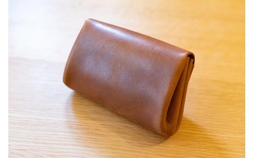 革ボタンのミニ財布・小銭入れ（ダークブラウン）【ボタン二つ穴デザイン コンパクトサイズ モストロレザー使用 エイジング 布で乾拭き ファッション小物 お中元 お歳暮 父の日 母の日 ギフト用 大阪府 
