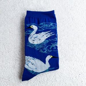 【ezu】relax and go slowly socks　◆靴下◆おしゃれ◆ジャガード編み◆白鳥【1650071】