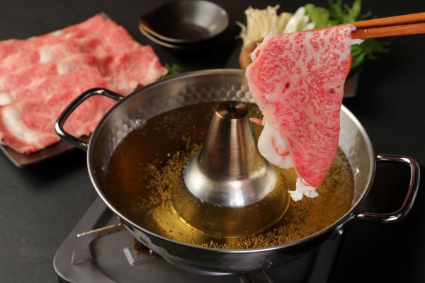 【A5ランク】博多和牛ロースしゃぶしゃぶ・すき焼き用 600g（300g×2パック）【伊豆丸商店】_HA0180