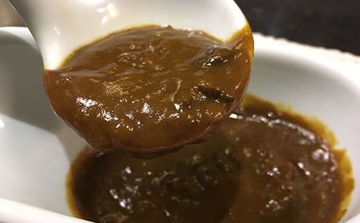 九州の主原料にこだわったご当地カレー
食べ比べてみてください