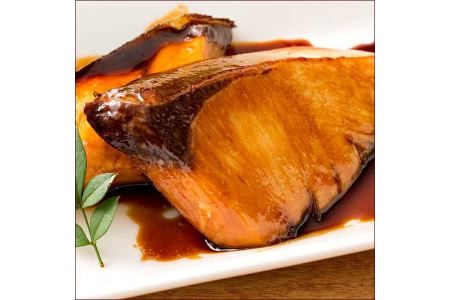 活け〆オリーブぶり１本（四分一カット）【12月頃から出荷開始！】【D-513】