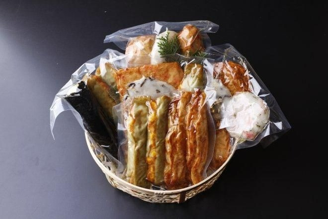 
            わか草コーンさつま揚げセットC 真空パック入り 老舗かまぼこ専門店 さつまあげ ギフト 練り物 すり身 つまみ 詰合せ 惣菜 天ぷら アテ 一品  魚万商店 奈良県 奈良市 なら 25-005
          