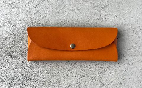 本革 ノンステッチのペンケース 栃木レザー　レッド