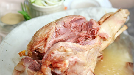 筑波ハム アイスバイン 1400g ( 700g × 2 ) 豚すね肉 茨城県産 『 常陸の輝き 』 ブランド豚 銘柄豚 ( 茨城県共通返礼品 ) 豚 肉 ドイツ 料理 冷凍 本場 とろとろ すね肉 