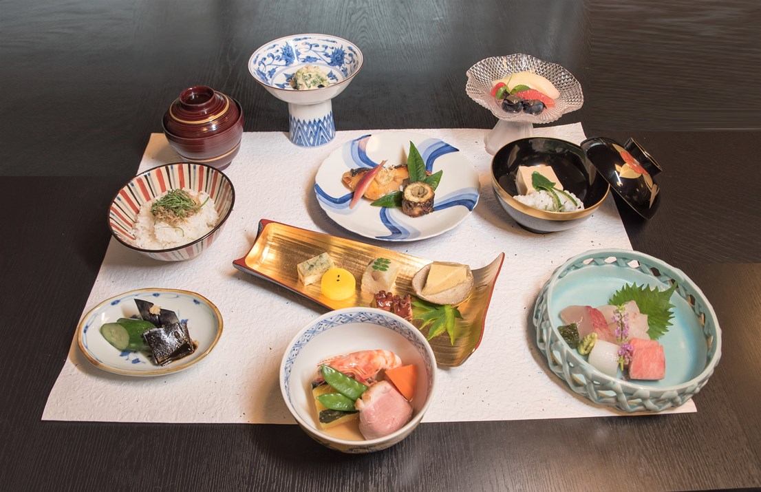 ミシュラン掲載 「 日本料理 喜一 」 特別料理 1名様分 河内長野 老舗割烹｜完全個室あり 記念日や接待にもおすすめ｜旬の食材と地酒を味わう体験型お食事プラン（大阪府河内長野市）｜こだわりの逸品 地域特産品 ギフト 自分用 人気 おすすめ