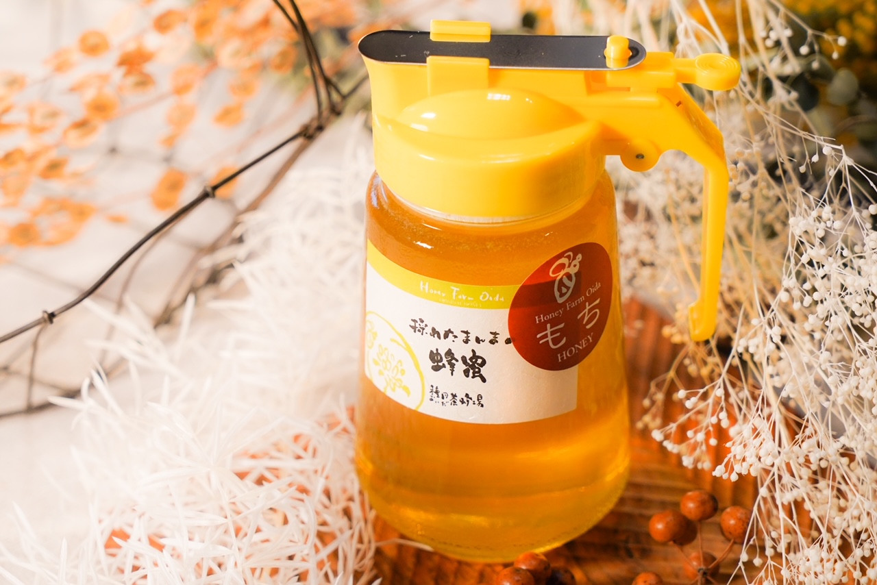 
【国産蜂蜜】くろがねもち蜂蜜４５０ｇパッカー容器
