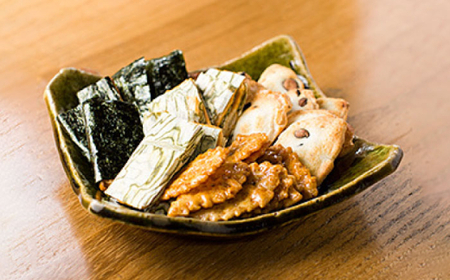 【全12回定期便】 おかき詰合せ 8袋入／ お菓子・スイーツ おかき お煎餅【(株)日影茶屋】[ASAX080]