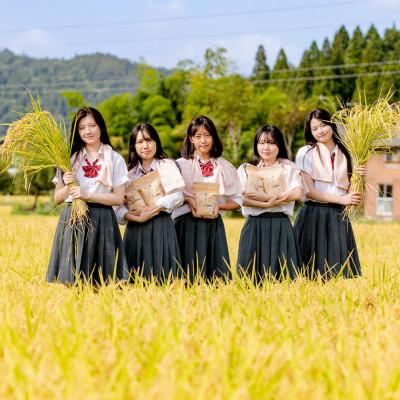 ふるさと納税 十日町市 【農家×女子高生】県認証特栽魚沼コシヒカリ(精米)6kgとかぐらなんばん・ホッポロ漬 各200g |  | 02