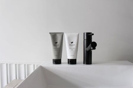 【NEHAN TOKYO】エプソルトスクラブ 1本(160g)　エプソムソルト　スクラブ　ボディケア　マグネシウム　フレグランス　ギフト　母の日　クリスマスプレゼント　ボディスクラブ グラニュレイテッ