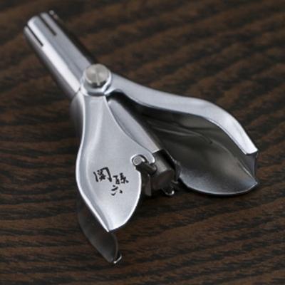 ふるさと納税 関市 関孫六 回転式鼻毛カッター 貝印 ケア用品 グルーミング用品 関市 お掃除ブラシ付き |  | 01