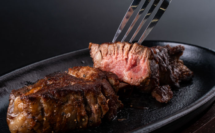 【全6回定期便】 あか牛 ステーキ用ヒレ肉(約800g)、馬刺し(約200g)セット 計約1kg / 牛肉 馬肉 食べ比べ　【合同会社 たべたせいか】 [BHBY018]