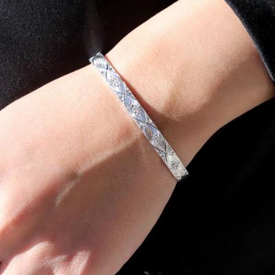 ふるさと納税 甲府市 Pt900 ダイヤモンドバングル mpb-0083-b-4 |  | 02