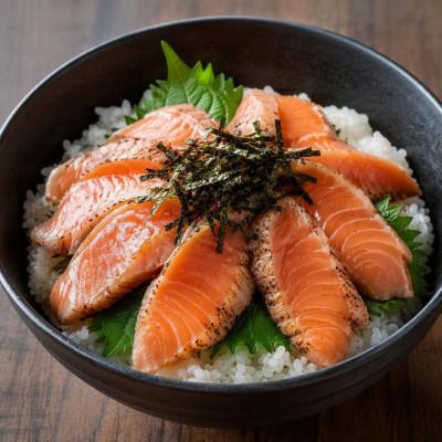 ふるさと納税 斜里町 【お刺身・海鮮丼】知床の鮭タタキ 240g 個包装