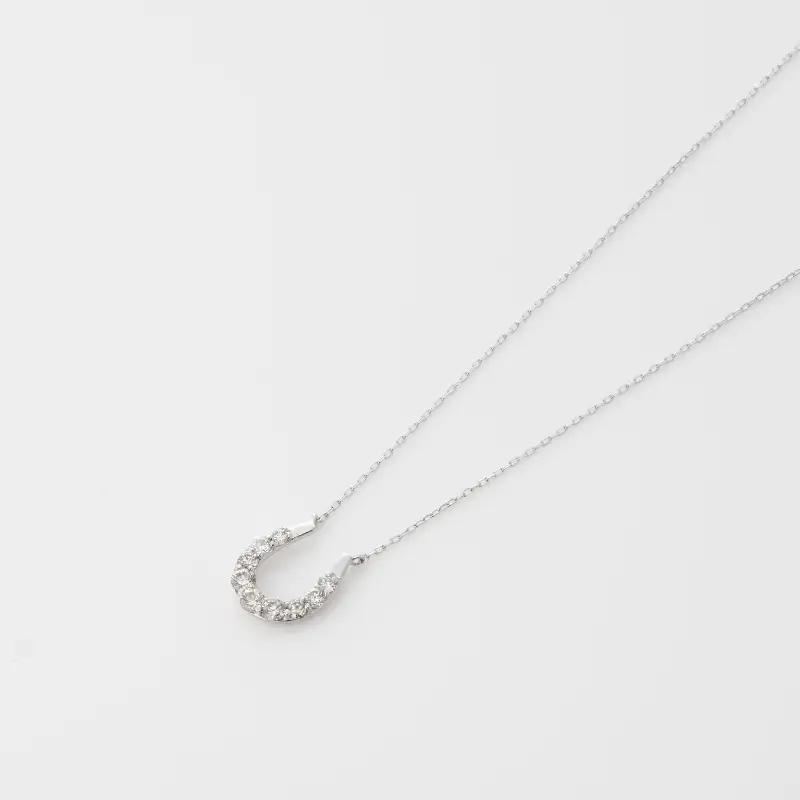 アルカンシェル K18WG ダイヤ馬蹄ペンダント（計 0.2ct）【鑑別書付き】