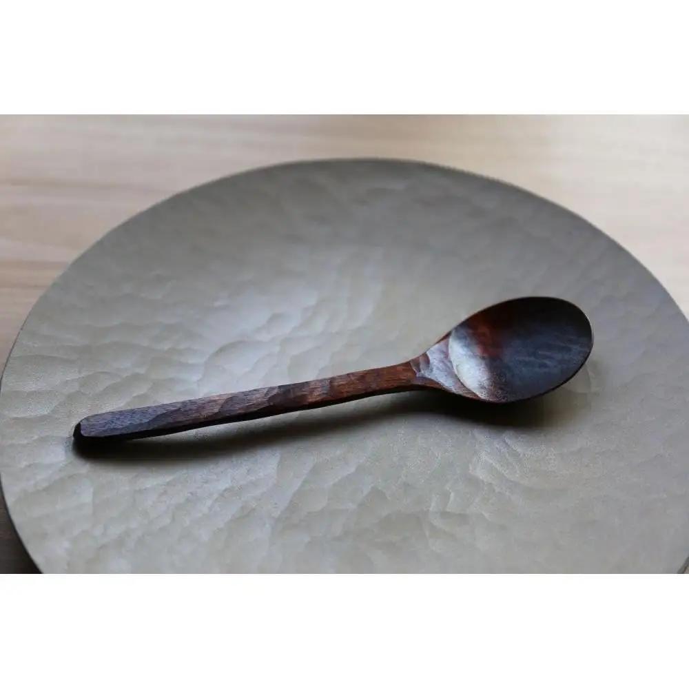漆を使った手彫りの丸スプーン 1本【受注生産】【WOOD IKOR】 スプーン 漆 木製 カトラリー 日用品 雑貨 食器 北海道 [AXBI001]
