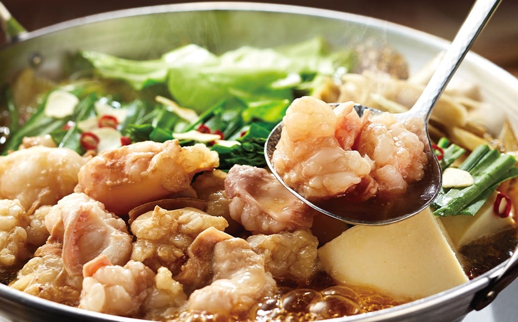 
            博多もつ鍋やまや もつ鍋セット あごだし醤油味 （3～4人前） （計903g） もつ鍋 モツ鍋 牛もつ 牛モツ 牛小腸 ホルモン 牛肉 お肉 肉 スープ ちゃんぽん麺 セット 国産 九州 福岡県 嘉麻市 冷凍
          