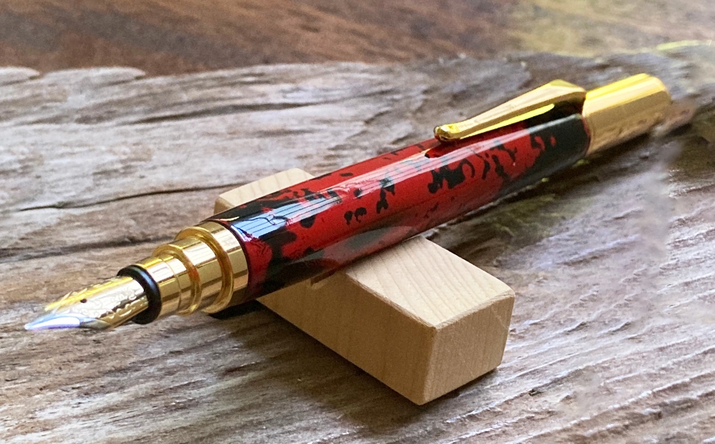 
                  【 チョイス限定 】 〔 限定 〕 虫食い （ 赤黒 ） 研ぎ出し 万年筆N （ G ） 文房具 文具 筆記用具 万年筆
                