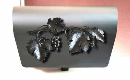 郵便 ポスト 鉄製 アイアンポスト 縁結び黒の葡萄 切り株台付き 高知県 須崎市