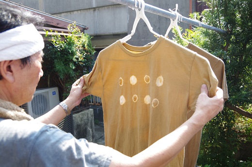 熊野番茶染め　Ｔシャツ　金茶色（チタン媒染）（Lサイズ）【mrm0114-3】
