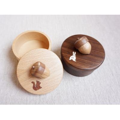 ふるさと納税 北上市 貝象嵌　どんぐりの小箱(うさぎ)どんぐり型の持ち手がかわいい木製の小箱【夢工房】 |  | 01