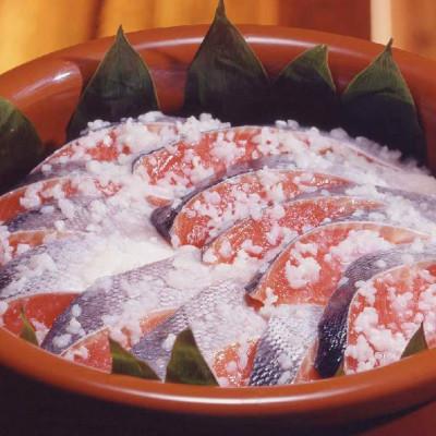 ふるさと納税 石狩市 佐藤水産の吟穣百撰GB(紅鮭さざ浪漬・鮭ルイベ漬・いくら醤油漬) |  | 02