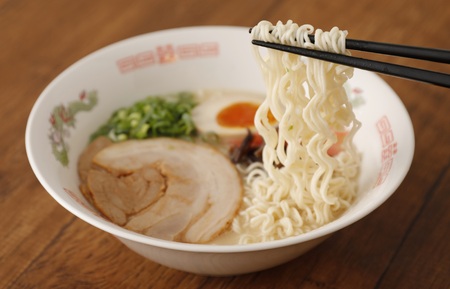 ラーメン 豚骨ラーメン とんこつラーメン インスタント 即席めん 即席麺 うまかっちゃん  濃厚新味 30食 5袋×6パック 博多ラーメン 豚骨 とんこつ 拉麺 麺 細麺 乾麺 粉末 スープ   豚骨