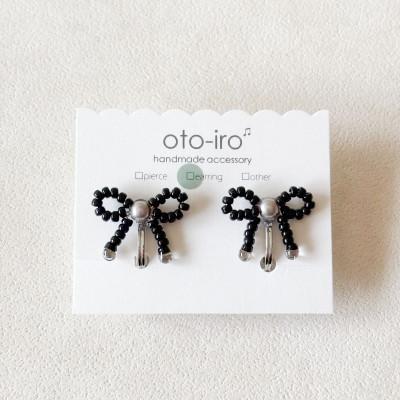 ふるさと納税 長岡京市 きゅっと結んだ小さなビーズリボンのイヤリング【mini ribbon/ブラック】