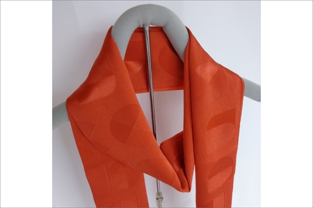 頑張る人へのエール シルク・ストール（オレンジ）