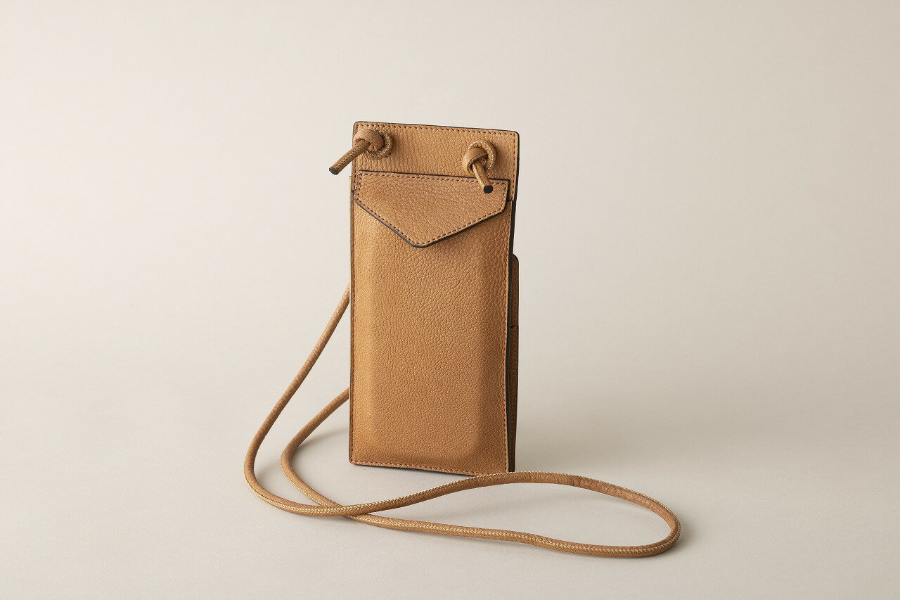 【ふるさと納税】ENVELOPE（革のカシミヤ 郡上市産明宝鹿革スマホショルダーバッグ） / バッグ 小物 ブランド雑貨 財布 ケース メンズ財布 130000円