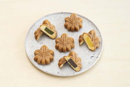 宮島銘菓　博多屋のもみじ饅頭