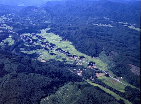 骨寺村荘園遺跡空撮（一関市教育委員会提供）