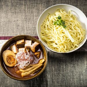 旨味と辛味が絶妙な「激カラ! つけ麺」420g(2食入り)×4個＜計8人前＞ 中太ストレート麺【配送不可地域：離島】【1624864】