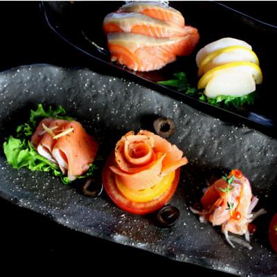 ふるさと納税 斜里町 北海道 知床産 サーモンスライス(スモーク)70g×2パック　化学調味料不使用 |  | 02