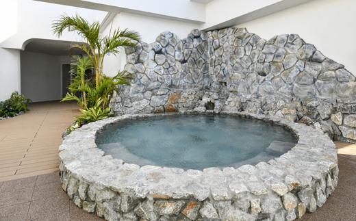 【レクー沖縄北谷スパ＆リゾート】ご宿泊券　スタンダードツイン（メイン棟）1～2名様1泊朝食付