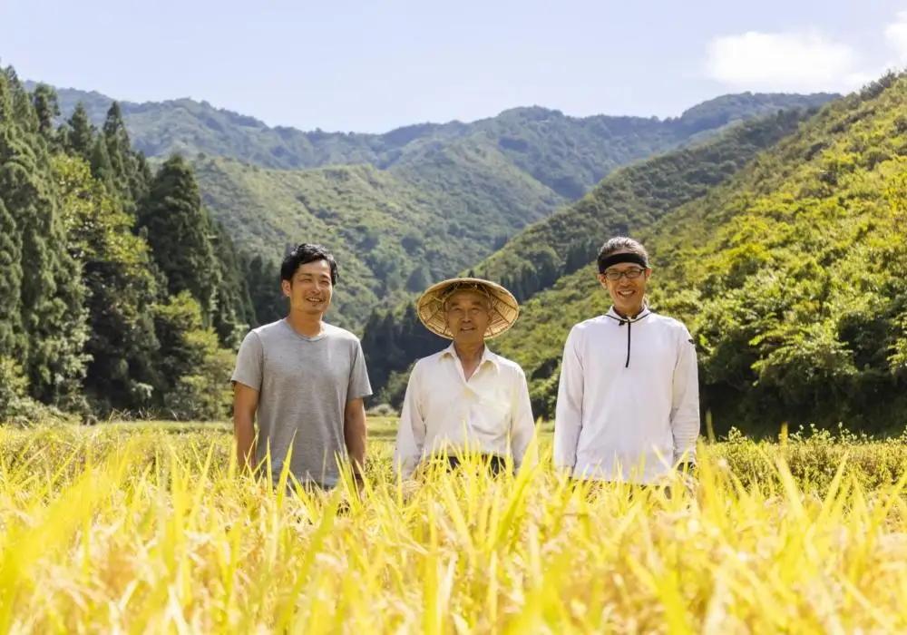 【定期便】【令和7年】10kg×9ヶ月　最高金賞受賞  栽培期間中農薬5割減栽培　南魚沼産コシヒカリ「こまがた家のお米」｜コシヒカリ
