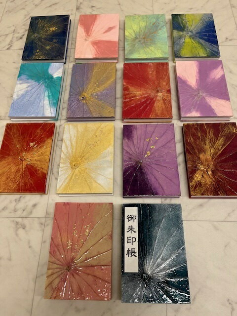 【ふるさと納税】本物の蓮の葉で作ったご朱印帳、さをり織り巾着袋付き （色：朱色）