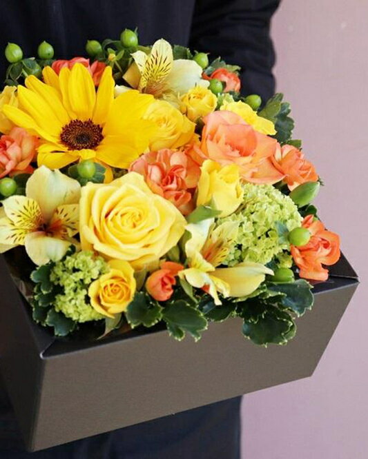 【ふるさと納税】 ちょっぴり可愛い BOXフラワー 1個 ボックスフラワー フラワーボックス 花 生花 フラワーアレンジメント ギフト プレゼント 贈り物 お祝い 岩手県 盛岡市 東北 岩手 盛岡 有限会社田村フローリスト