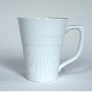 有田焼 ホワイト＆レリーフ ペアマグカップ【香蘭社】食器 器 うつわ コーヒー デイリー ギフト プレゼント レンジ 食洗器 OK A25-536_イメージ2