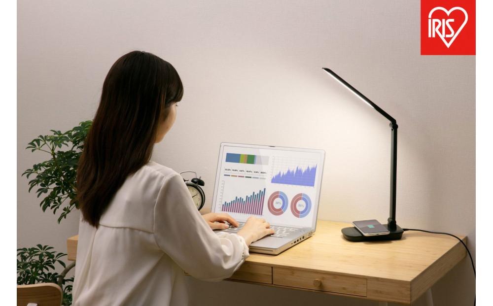 LEDデスクライトQi充電シリーズ 平置きタイプ 調光　LDL-QFD-B　ブラック 新生活 一人暮らし ひとり暮らし 就職祝い 進学祝い 合格祝い