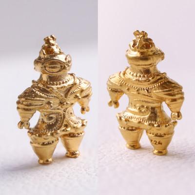ふるさと納税 山梨県 【Do_goods】純金製! 指先に乗る米粒サイズの「遮光器土偶」 659-979 |  | 01