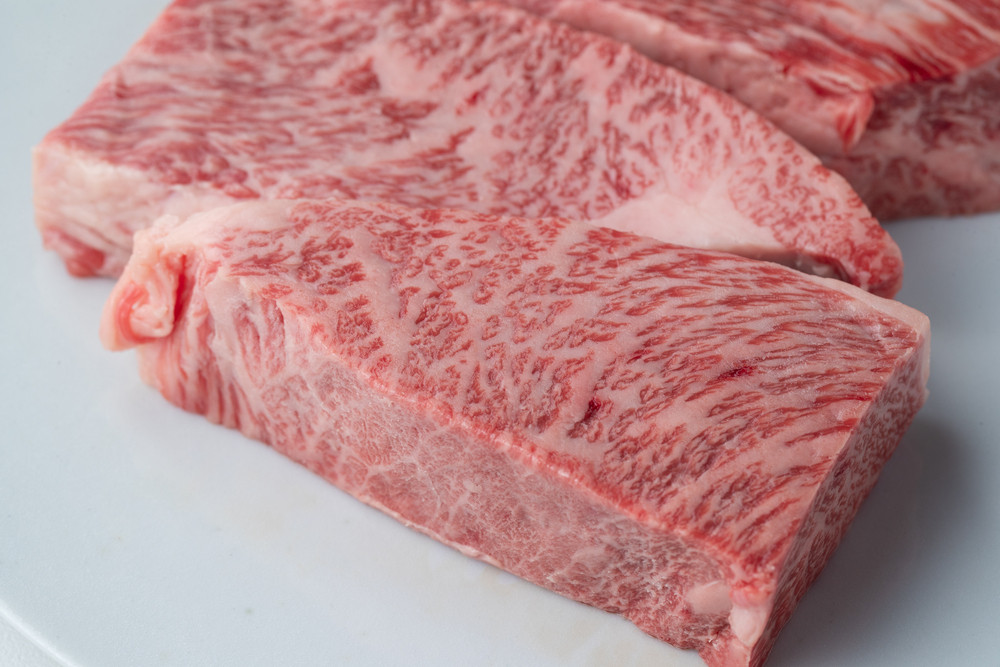 
            登米市産 仙台牛 いちぼ ステーキ 500g(約170g×3枚) 肉 お肉 にく 牛肉 イチボ 赤身 ステーキ 国産 宮城県産 バーベキュー 冷凍【株式会社佐利】tm236
          