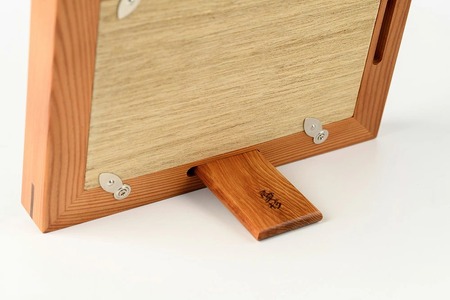 屋久杉で創った 写真立て(2L判) (高橋工芸/020-1999) 工芸品 写真立て 2L判 写真 雑貨 屋久杉 杉 木 木工 木材 インテリア 装飾 家 リビング オリジナル 一点もの 手づくり て