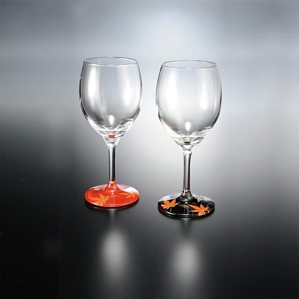 
            みよし漆器本舗 紀州塗り ぬりもん de Verre ワイングラス 紅葉 ペアセット 赤 黒 300ml
          