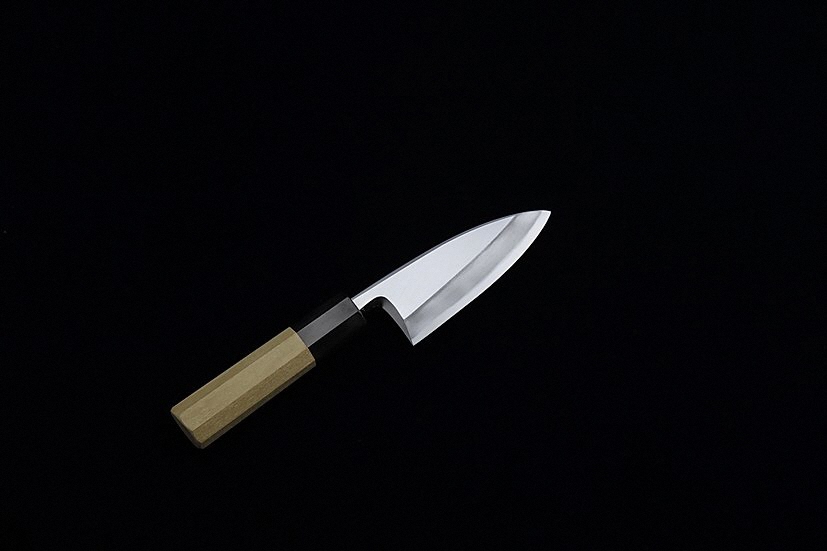 出刃包丁１８０ミリ銀３鋼　出刃 包丁 日本製 ステンレス 刃渡り18cm 180mm  料理 高級 本格的 魚 さばく 包丁 刺し身 刺身 おろし 三枚おろし ふるさとのうぜい 故郷納税  返礼品 高知県 土佐市