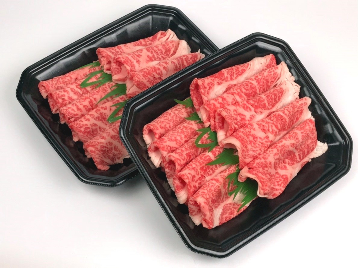 
            【12か月定期便】鳥取和牛肩ロースすき焼きしゃぶしゃぶ用1kg（500g×2） 
          