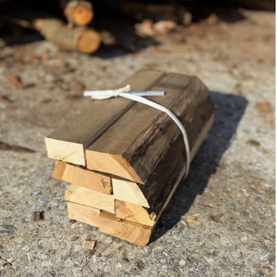 ふるさと納税 国頭村 広葉樹 国頭産イタジイの薪 約5kg(1束8枚) |  | 03