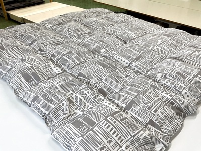 リサイクル羽毛掛布団　白州洗いのリサイクル羽毛ダウン90％使用　羽毛量1.6kg　冬掛けダブルサイズ（柄グレー系色） 羽毛布団 リサイクル羽毛掛布団 冬掛け ダブル 190cm×210cm グレー系 